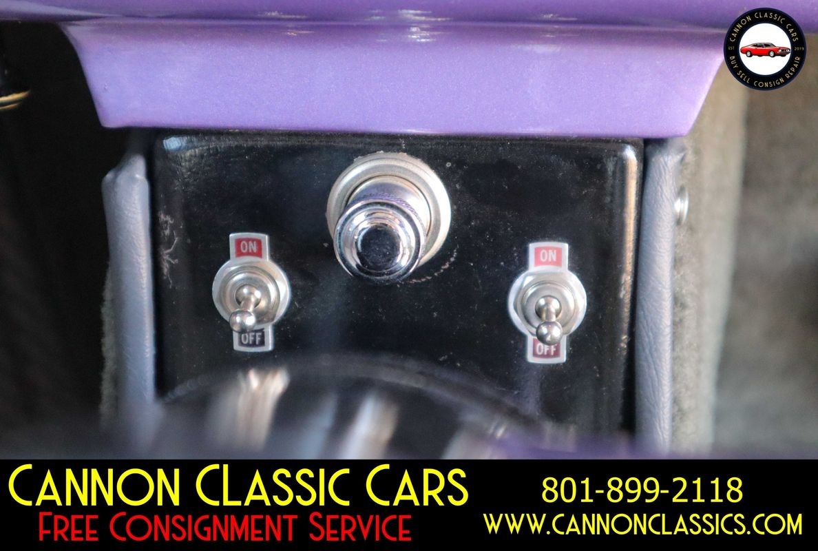 Ford-Model-A-1928-23