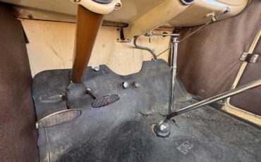 Ford-Model-A-1928-Convertible-10