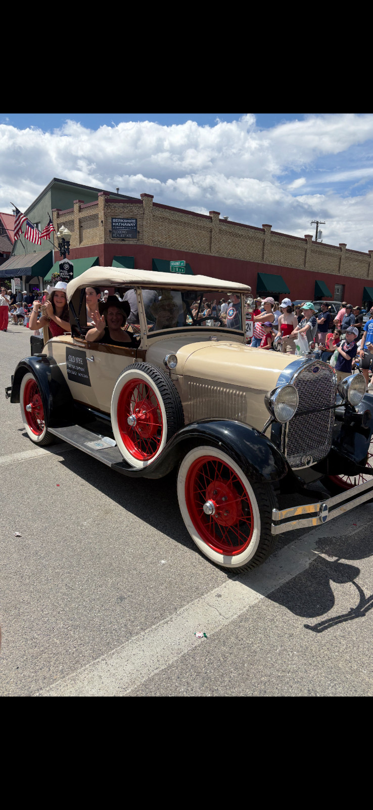 Ford-Model-A-1928-Convertible-24