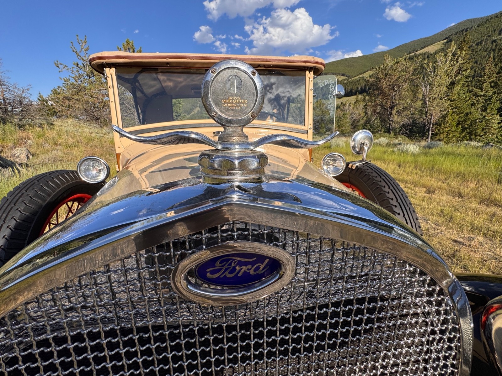 Ford-Model-A-1928-Convertible-25