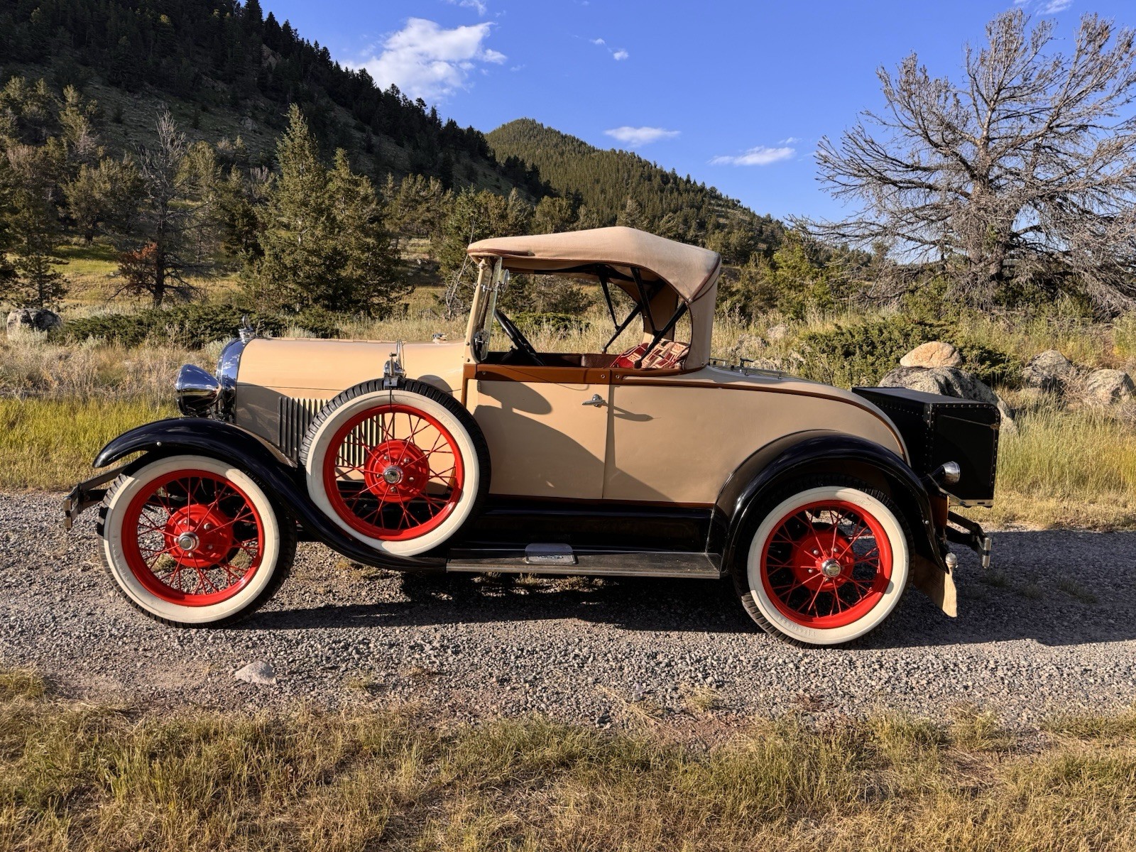 Ford-Model-A-1928-Convertible-3