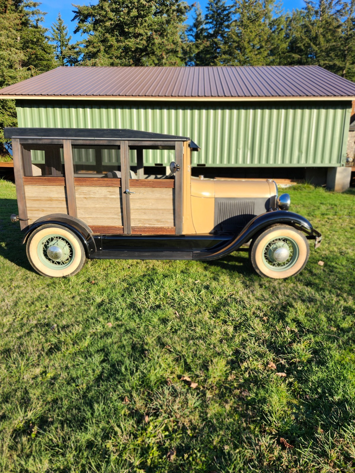 Ford-Model-A-1928-Woodie-wagon-11