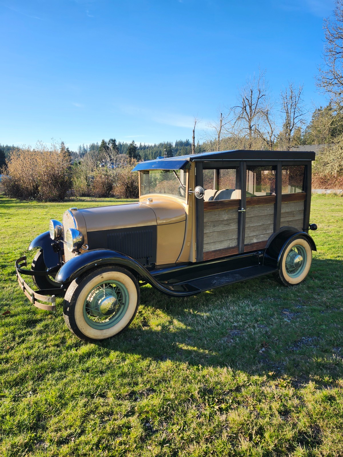 Ford-Model-A-1928-Woodie-wagon-3