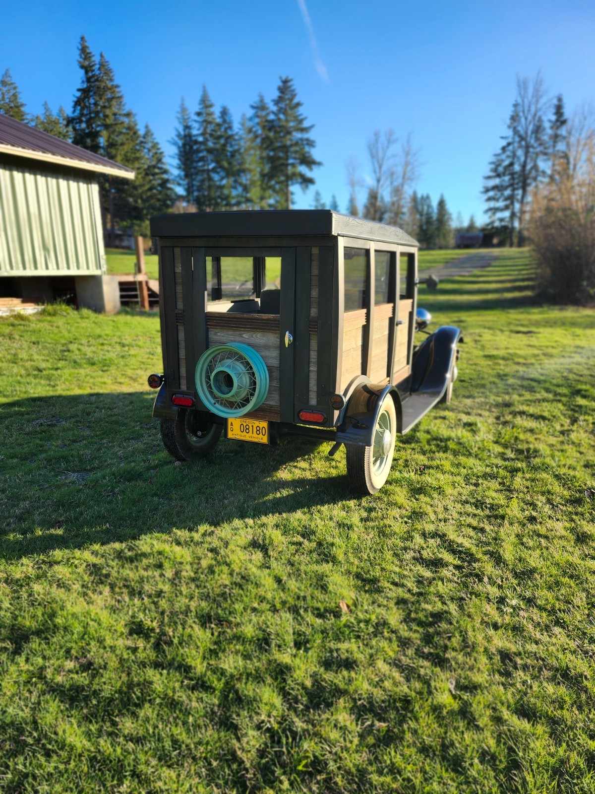 Ford-Model-A-1928-Woodie-wagon-4