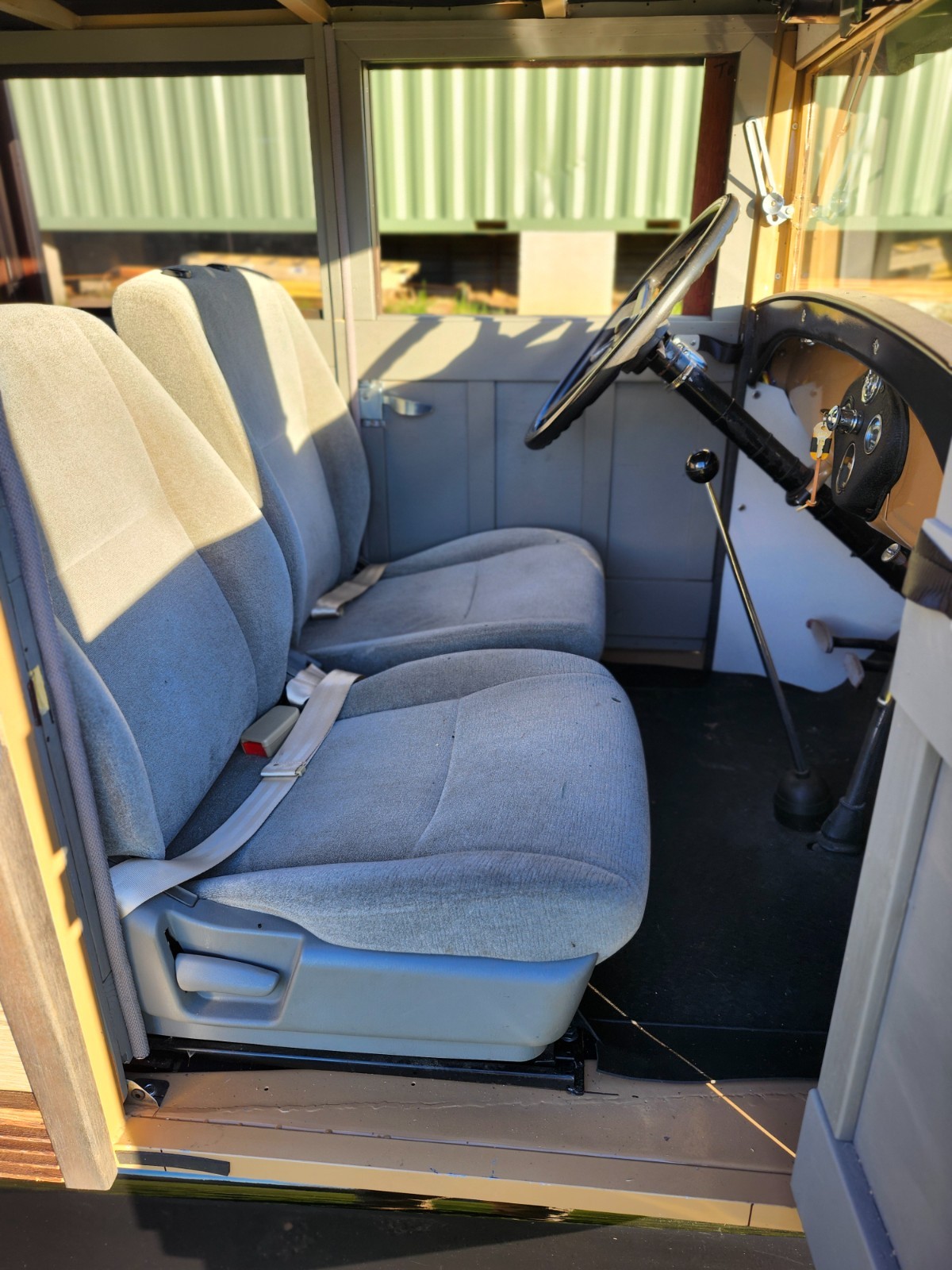 Ford-Model-A-1928-Woodie-wagon-7