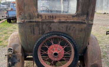 Ford-Model-A-1929-Sedan-13