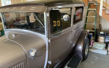 Ford-Model-A-1929-Sedan-2