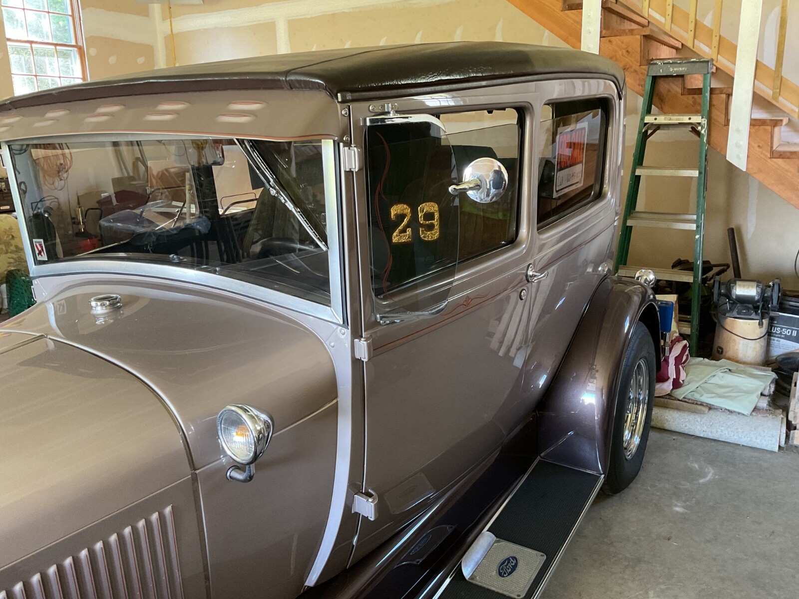Ford-Model-A-1929-Sedan-2