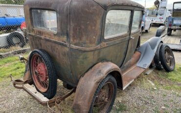 Ford-Model-A-1929-Sedan-4