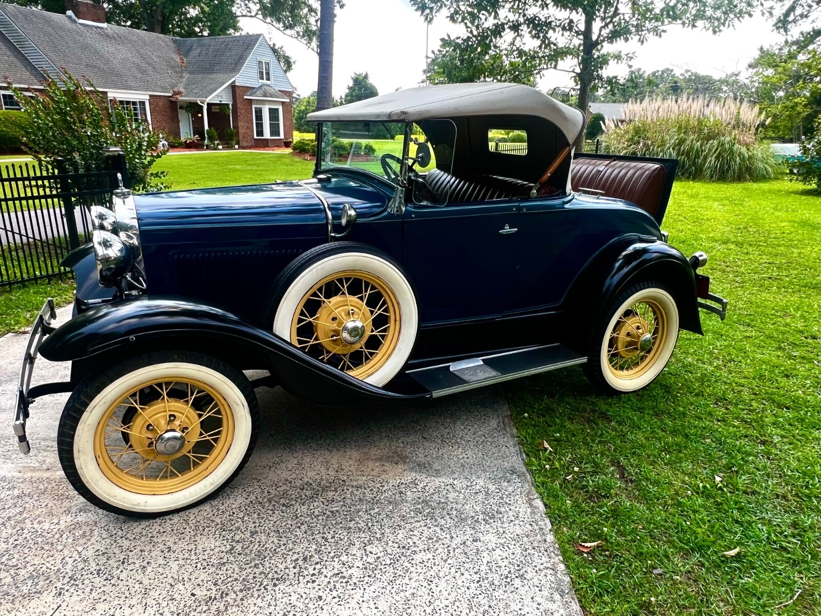 Ford-Model-A-1930-Convertible-1