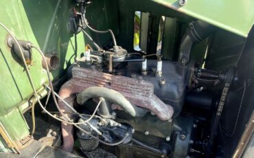 Ford-Model-A-1931-Deluxe-Roadster-35