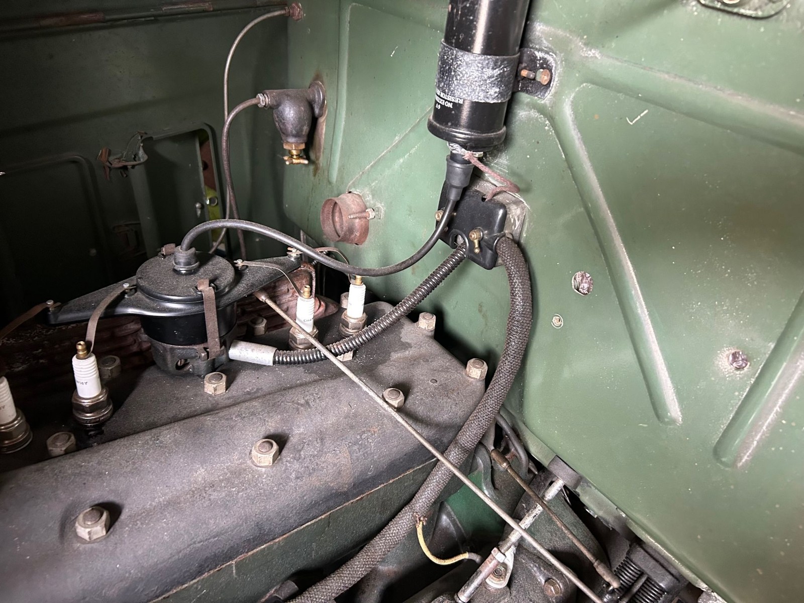 Ford-Model-A-1931-Deluxe-Roadster-37