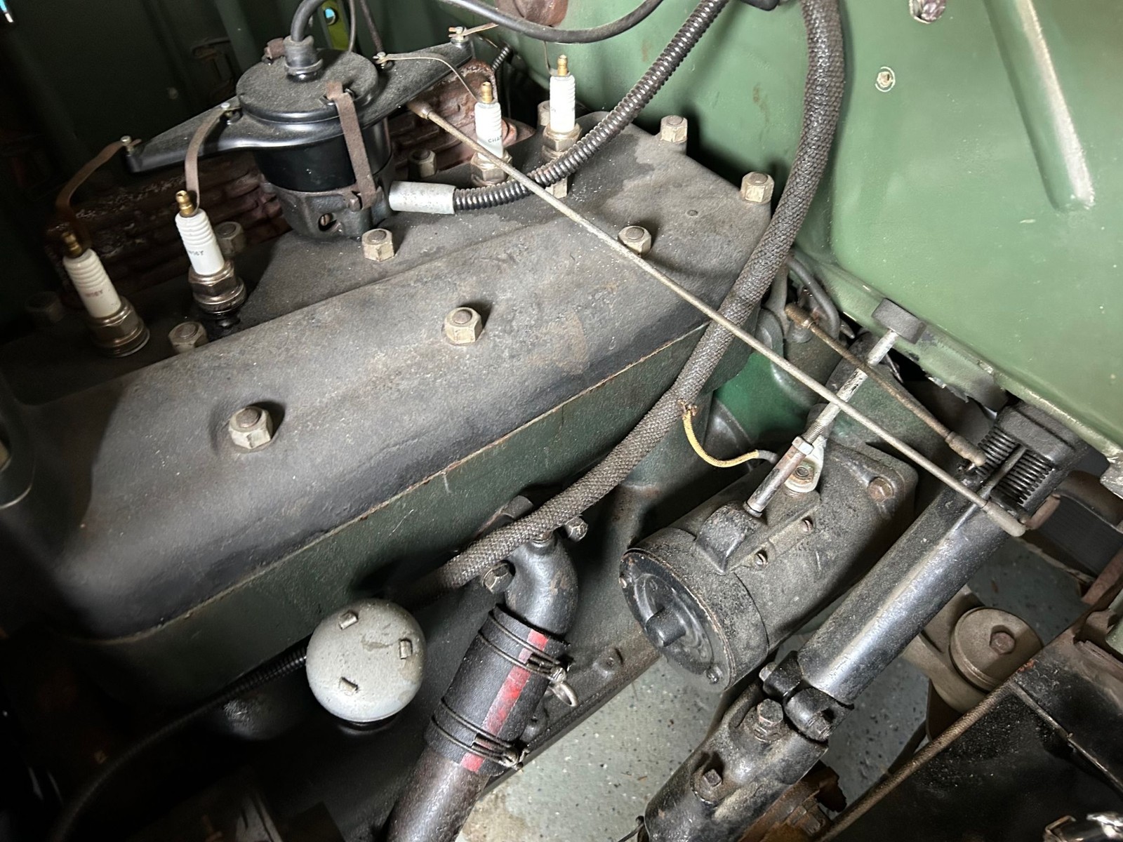 Ford-Model-A-1931-Deluxe-Roadster-38