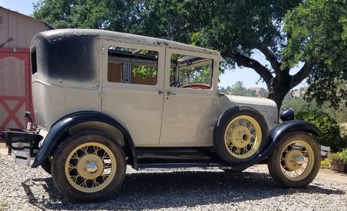 Ford-Model-a-1928-23