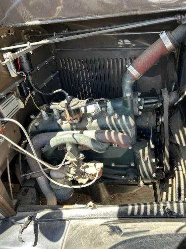 Ford-Model-a-1928-Two-Tone-BlackBrown-9