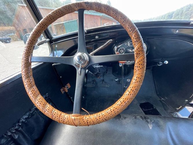 Ford-Model-a-1929-Black-12