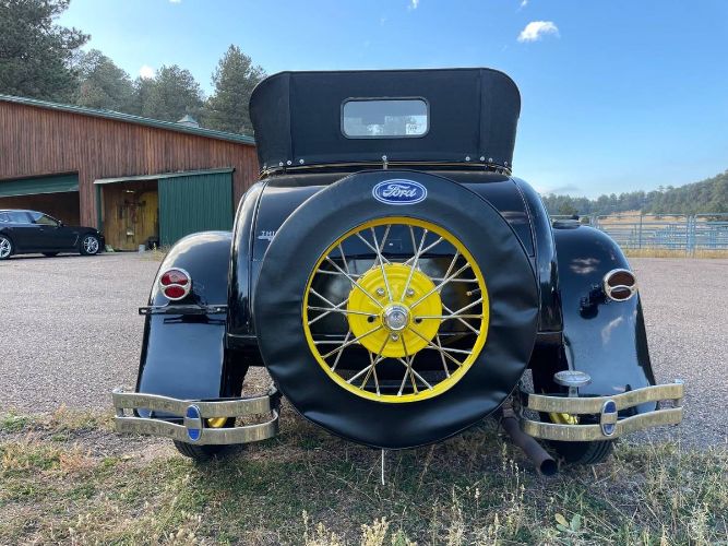 Ford-Model-a-1929-Black-18