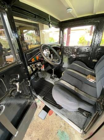 Ford-Model-a-1929-Black-3