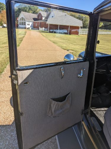 Ford-Model-a-1929-Black-Gray-14