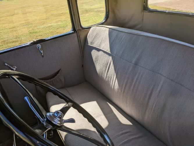 Ford-Model-a-1929-Black-Gray-3