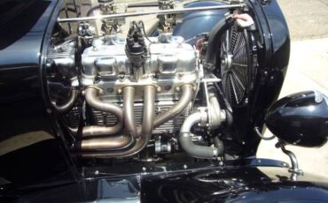 Ford-Model-a-1929-Black-Red-3