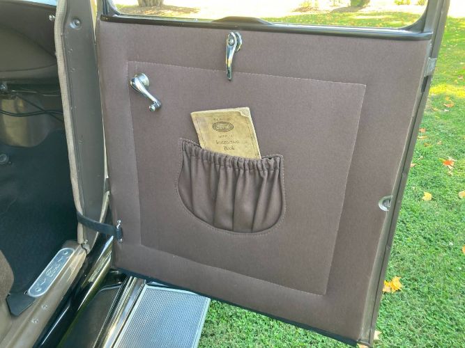 Ford-Model-a-1929-Brown-Brown-17