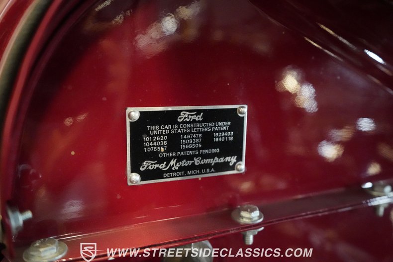 Ford-Model-a-1929-Burgundy-Brown-30