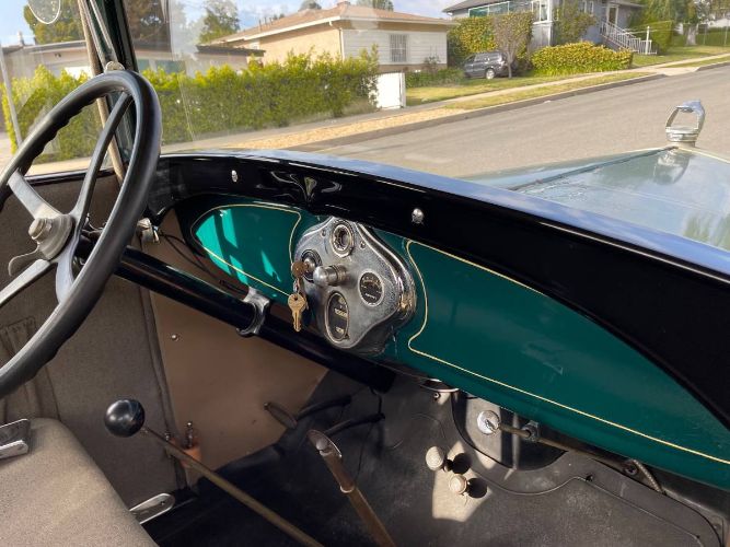 Ford-Model-a-1929-Green-12