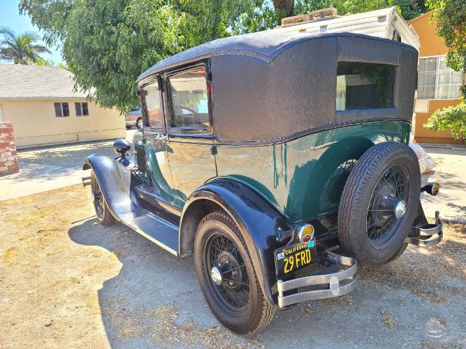 Ford-Model-a-1929-Green-12