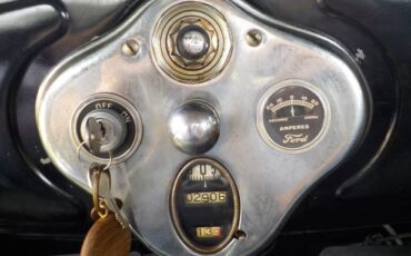 Ford-Model-a-1930-Black-4