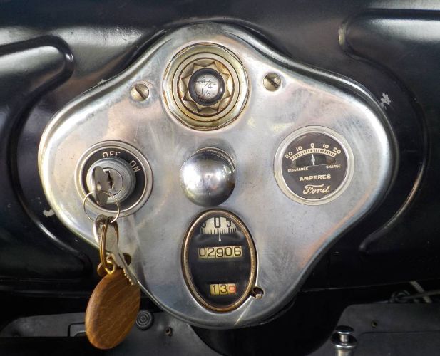 Ford-Model-a-1930-Black-4