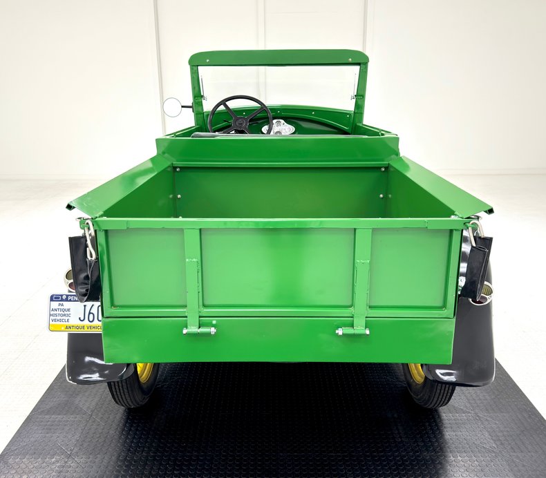 Ford-Model-a-1931-Apple-Green-Dark-Green-10