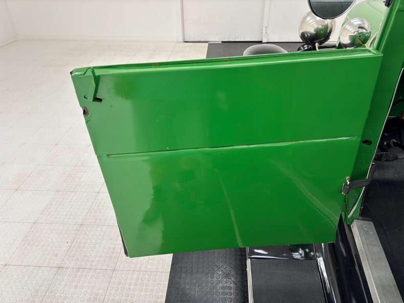 Ford-Model-a-1931-Apple-Green-Dark-Green-32