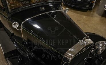 Ford-Model-a-1931-Black-Tan-13