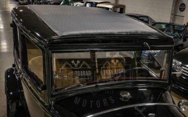 Ford-Model-a-1931-Black-Tan-14