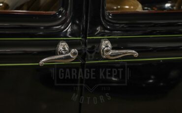 Ford-Model-a-1931-Black-Tan-24