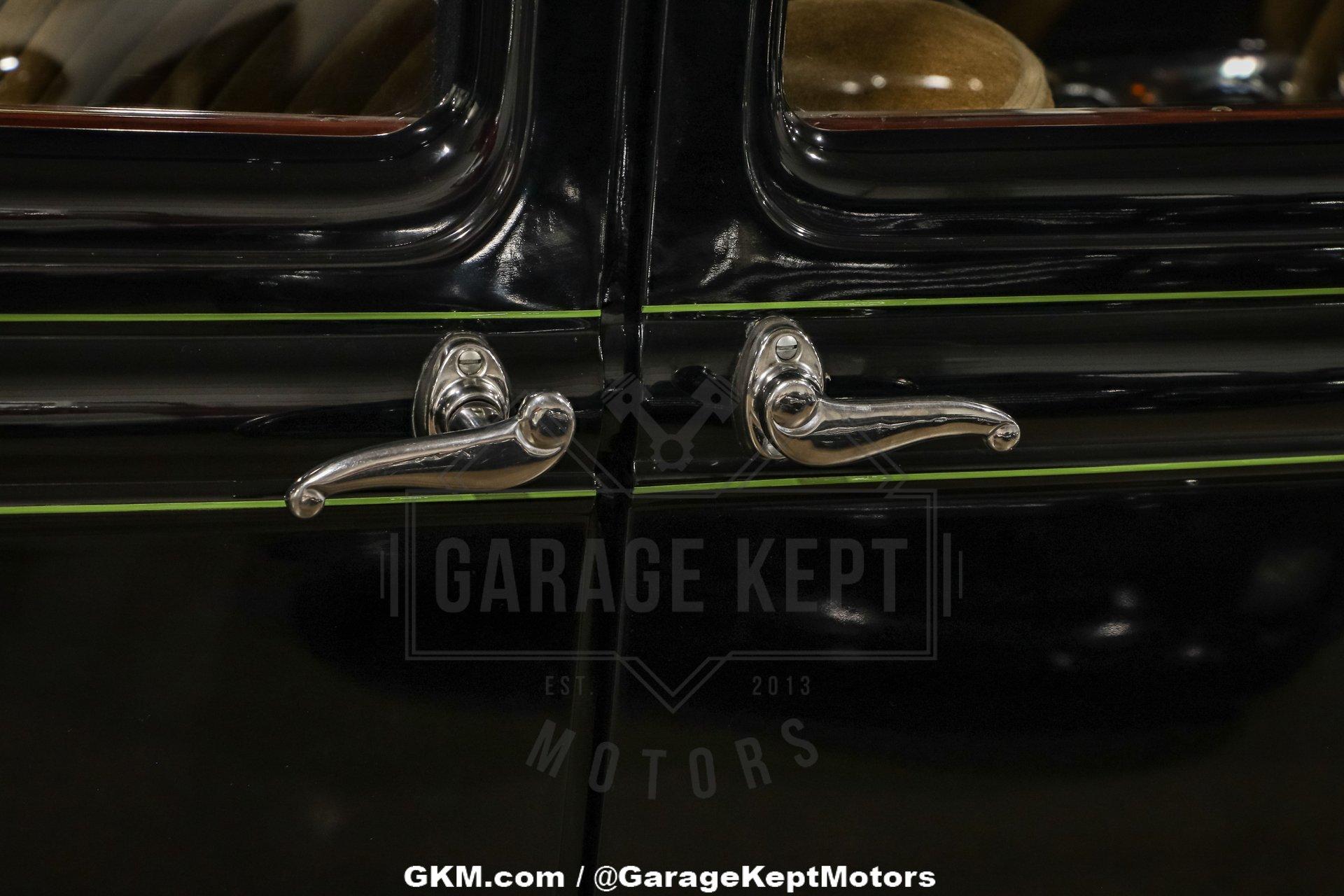 Ford-Model-a-1931-Black-Tan-24