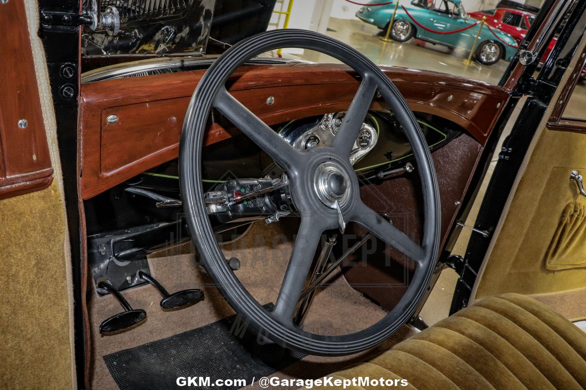 Ford-Model-a-1931-Black-Tan-28