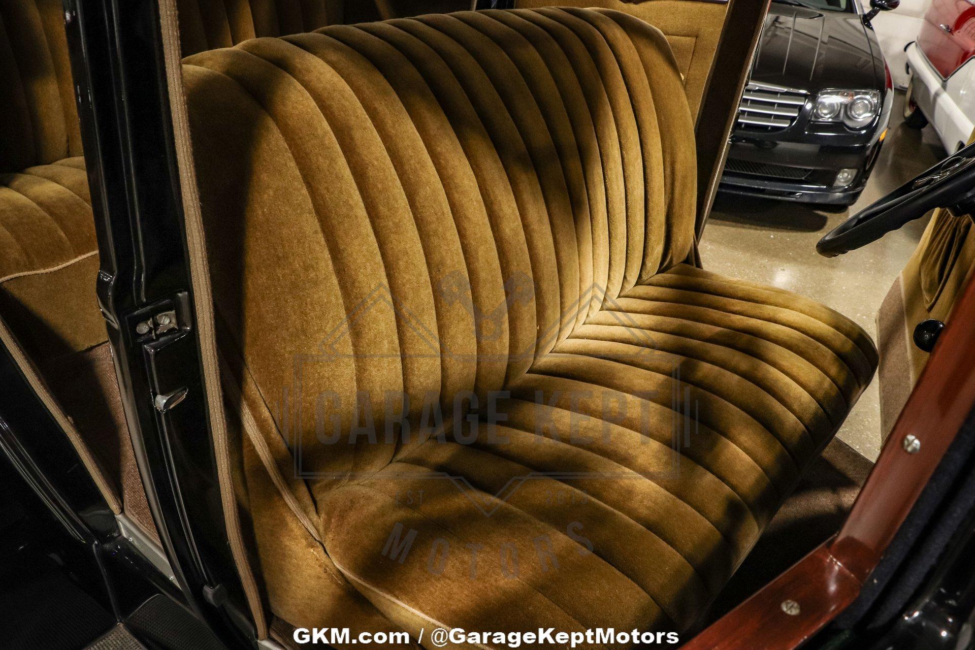 Ford-Model-a-1931-Black-Tan-29