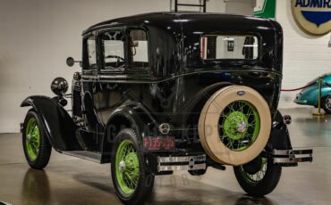 Ford-Model-a-1931-Black-Tan-5