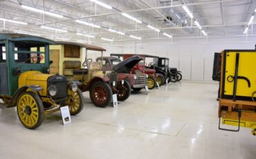 Ford-Model-t-1923-Red-17
