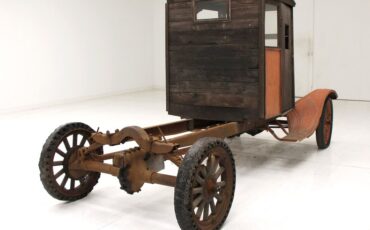 Ford-Model-t-1923-Red-4