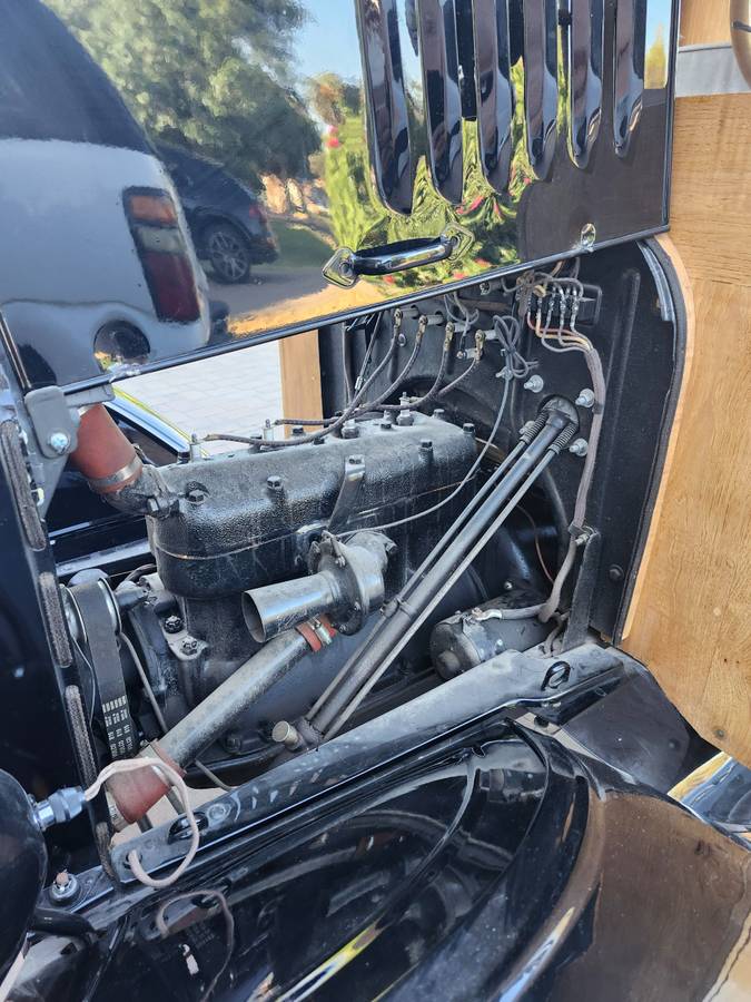 Ford-Model-t-1924-black-14