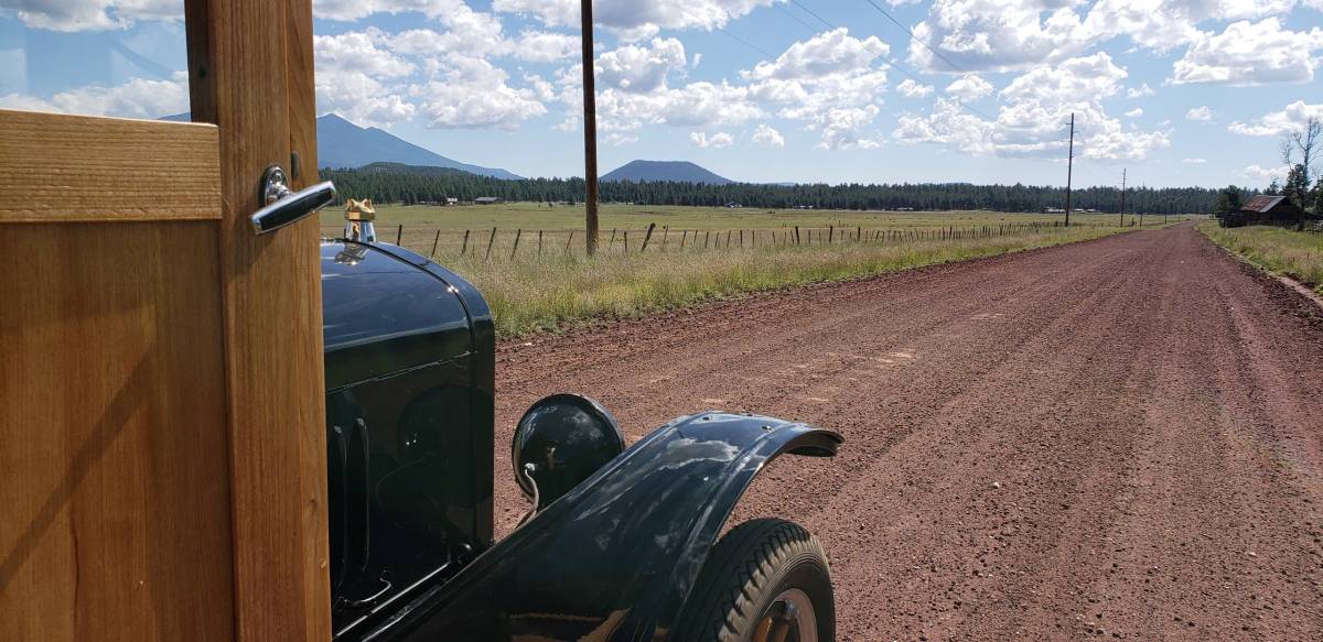 Ford-Model-t-1924-black-2