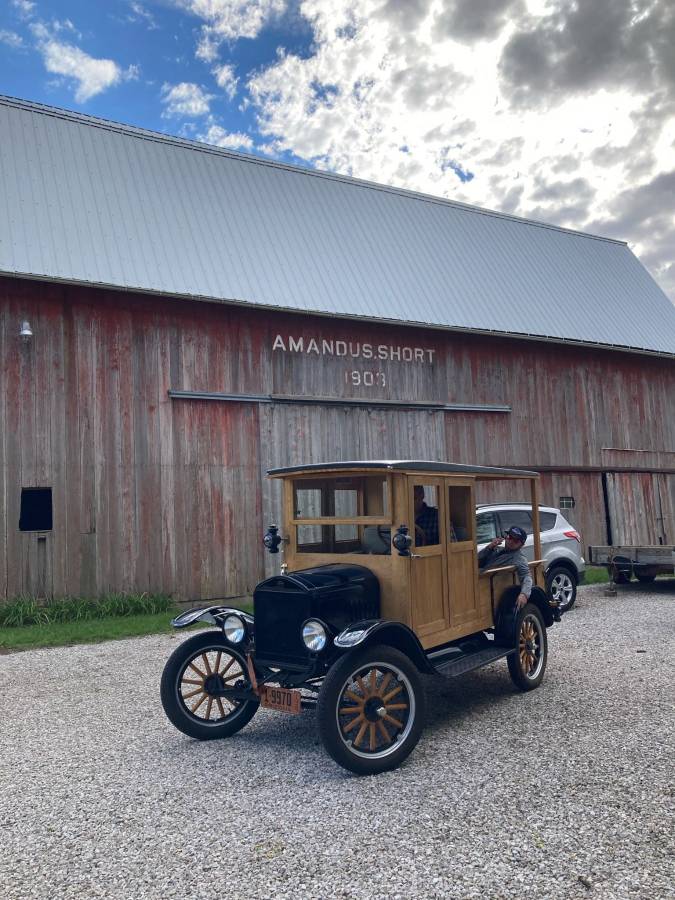 Ford-Model-t-1924-black