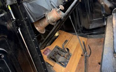 Ford-Model-tt-truck-1926-black-1