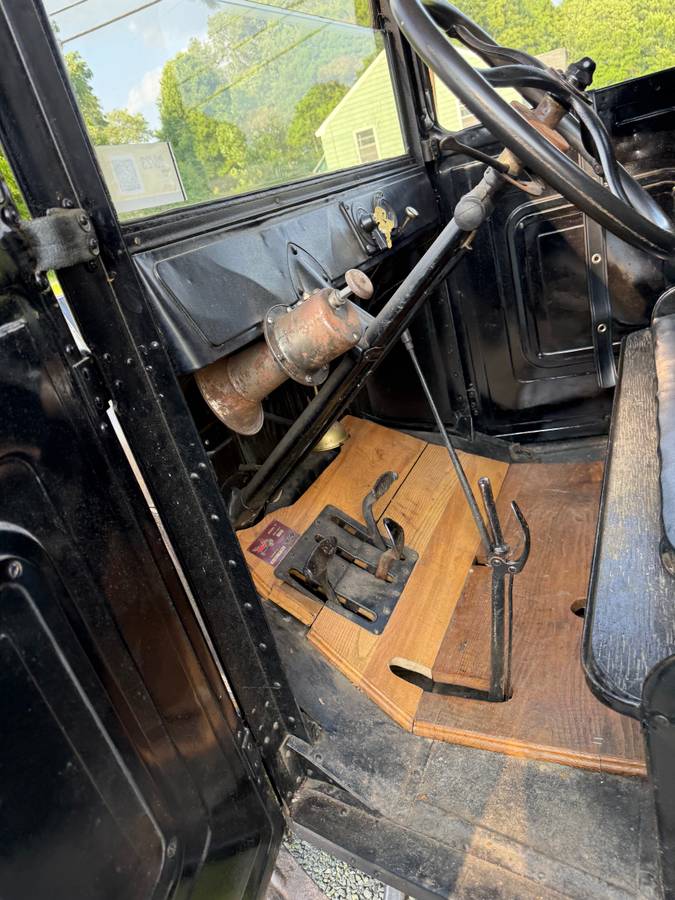 Ford-Model-tt-truck-1926-black-1