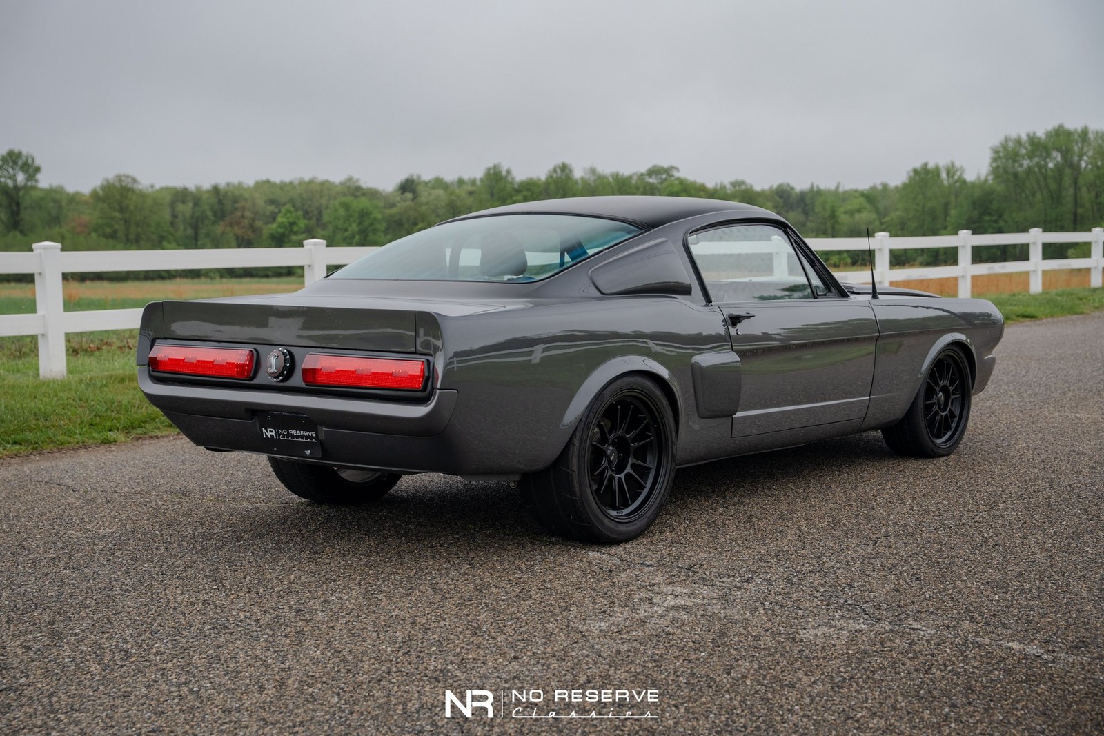 Ford-Mustang-1965-10