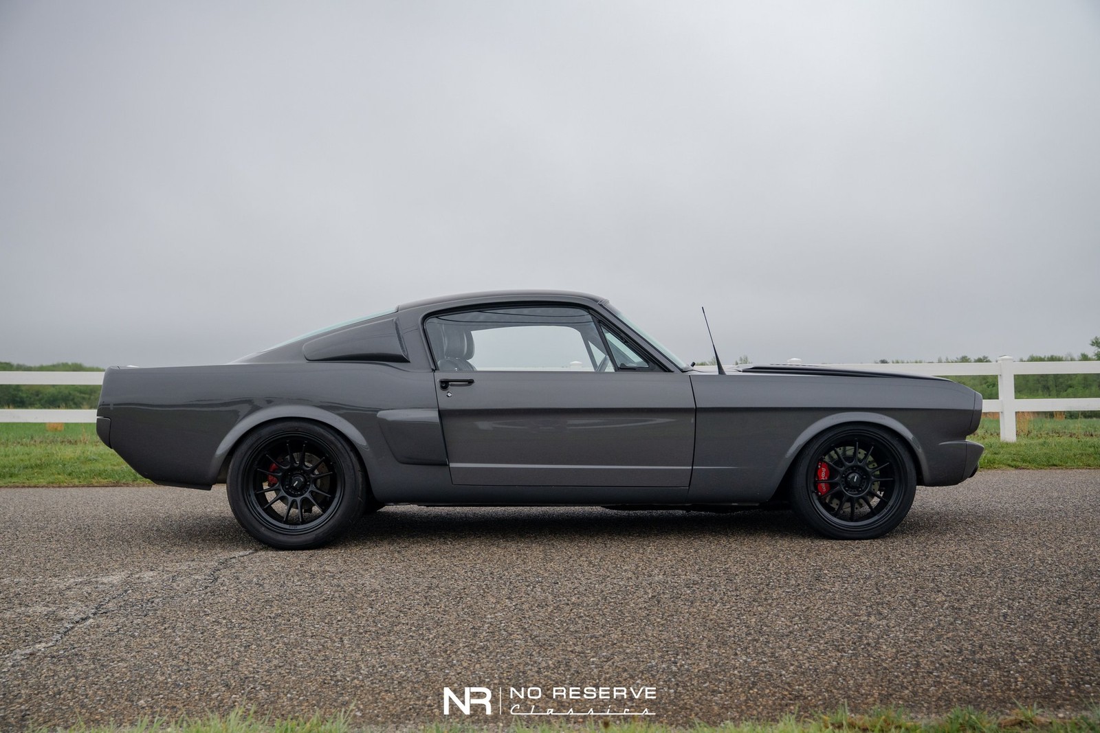 Ford-Mustang-1965-11