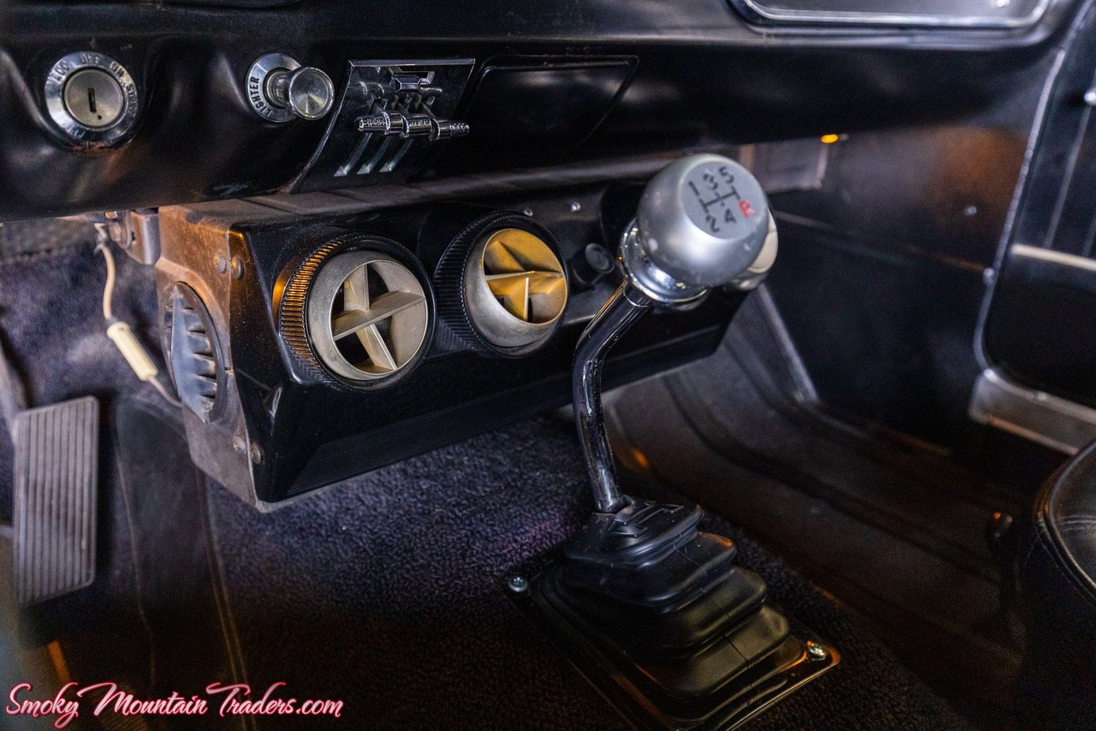 Ford-Mustang-1965-39